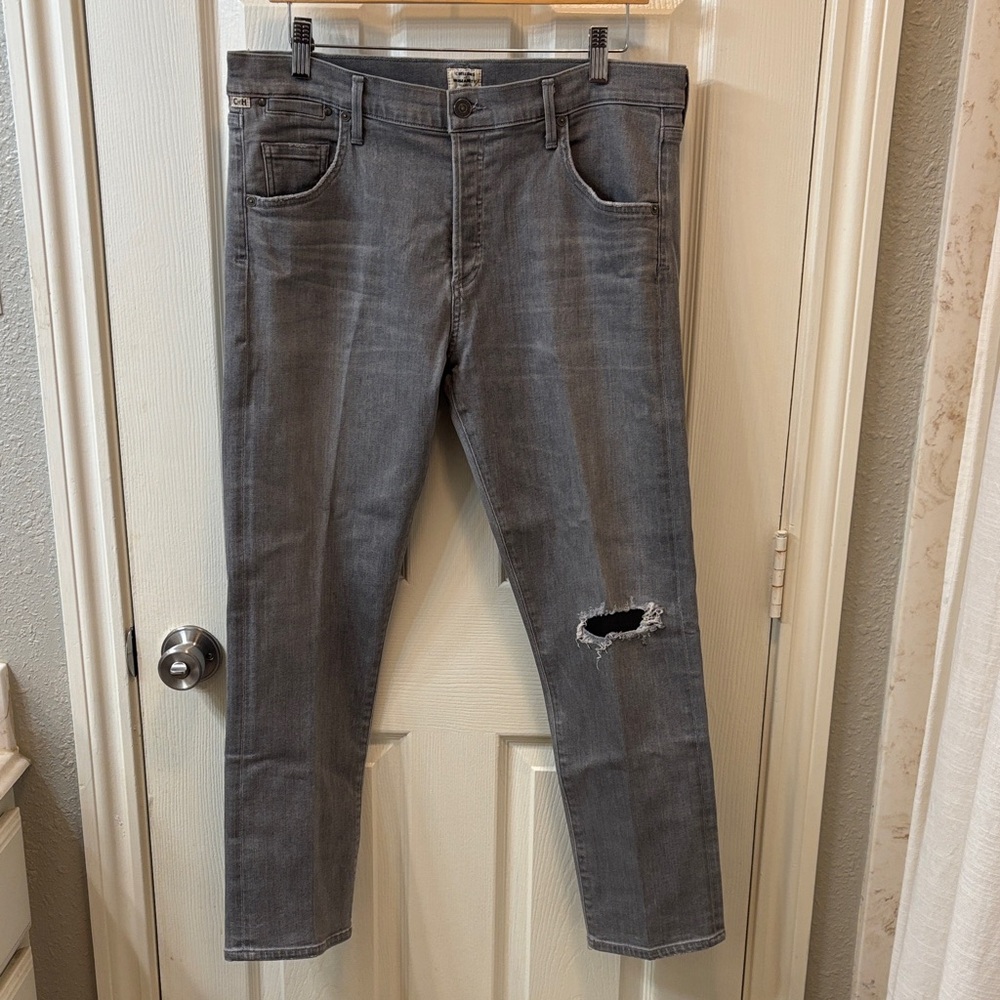 Citizen of Humanity‎ women grey distressed button fly size 32 jeans